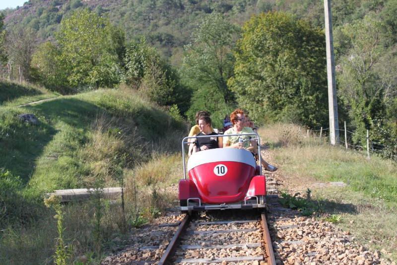 Camping Les Berges Du Doux Colombier-le-Vieux エクステリア 写真